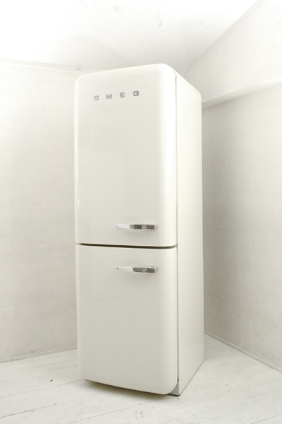 イタリア SMEG スメッグ FAB32 デザイン冷蔵庫 買取のアドア: 家電買取専門ショップ【アドア東京】世田谷店 0120－531－017